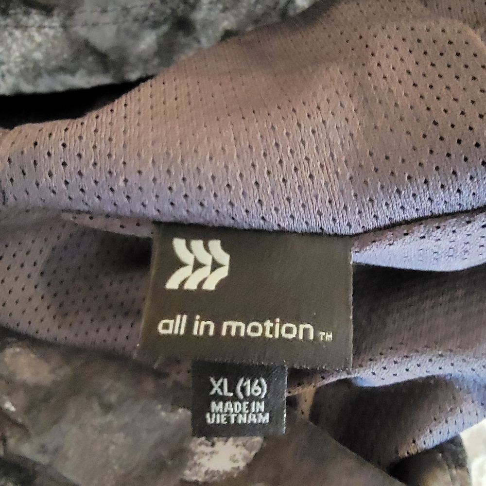 All in Motion Boys' Gray Camo Rain Jacket XL (16) - Picture 11 of 11